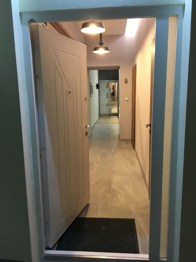 Modern 2 Bedroom Apartment With Free Airport Transfer Budapeste Exterior foto